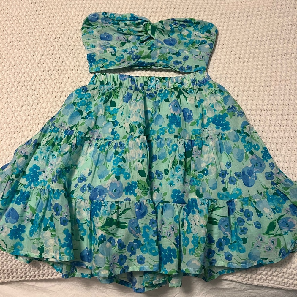 NEVER WORN 2 Piece Strapless Dress💚